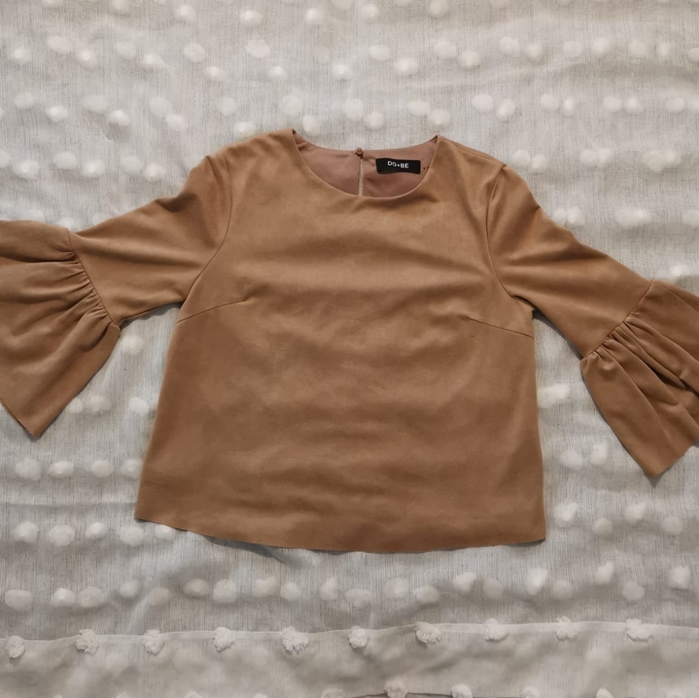 DO+BE Suede bell sleeve top, Tan Color Sz M - Picture 2 of 10